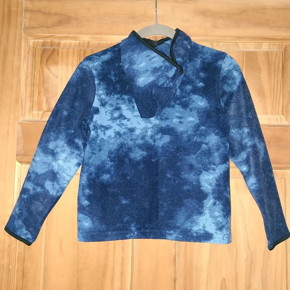 5/$30 Boys Old Navy Blue Camouflaged Fleece Hooded Pullover